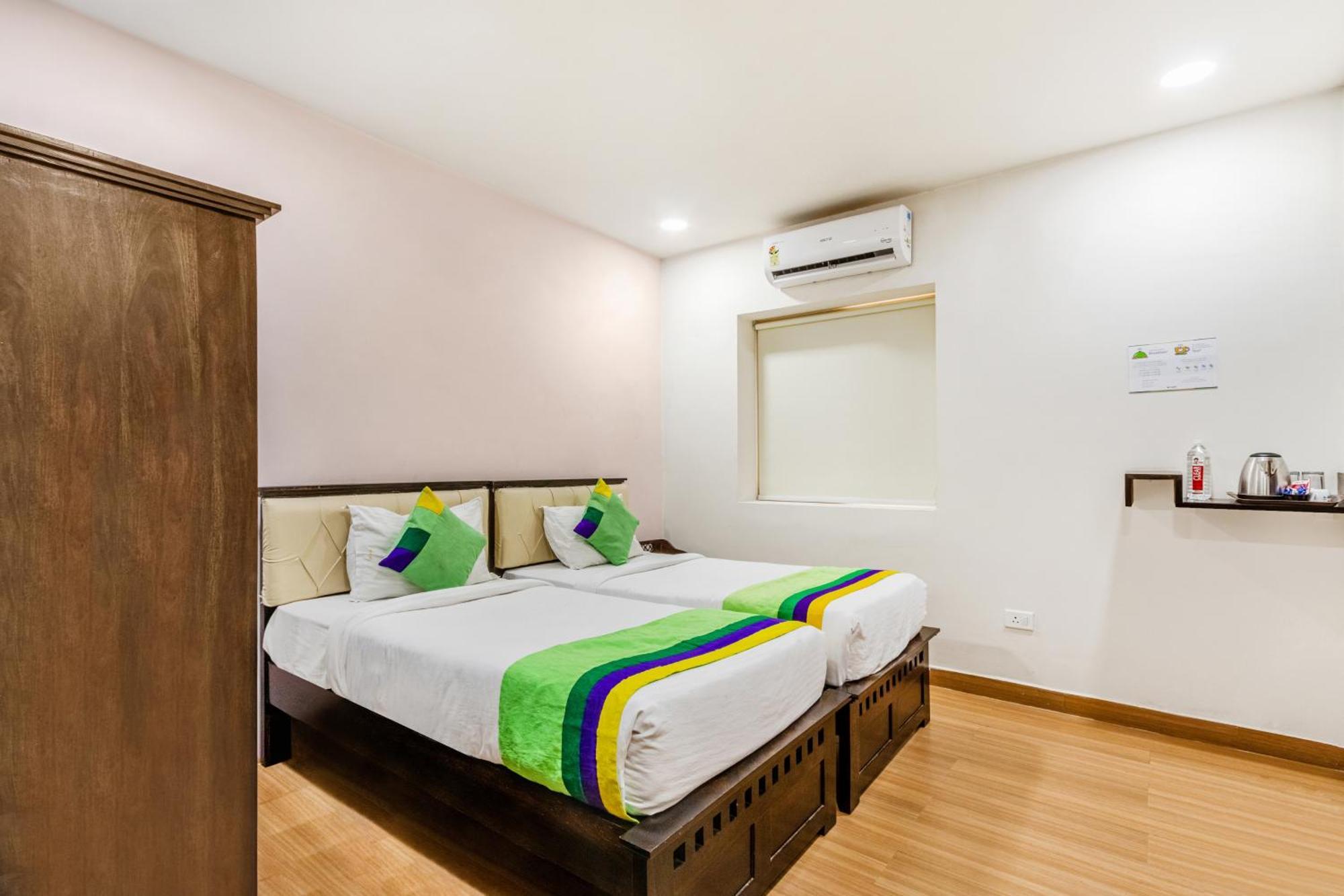 Treebo Purple Square Hotel Hyderabad Ngoại thất bức ảnh