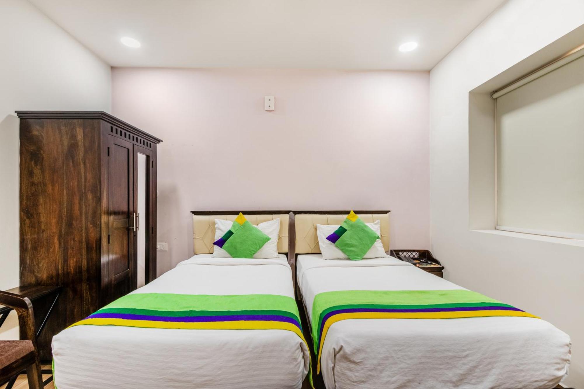 Treebo Purple Square Hotel Hyderabad Ngoại thất bức ảnh