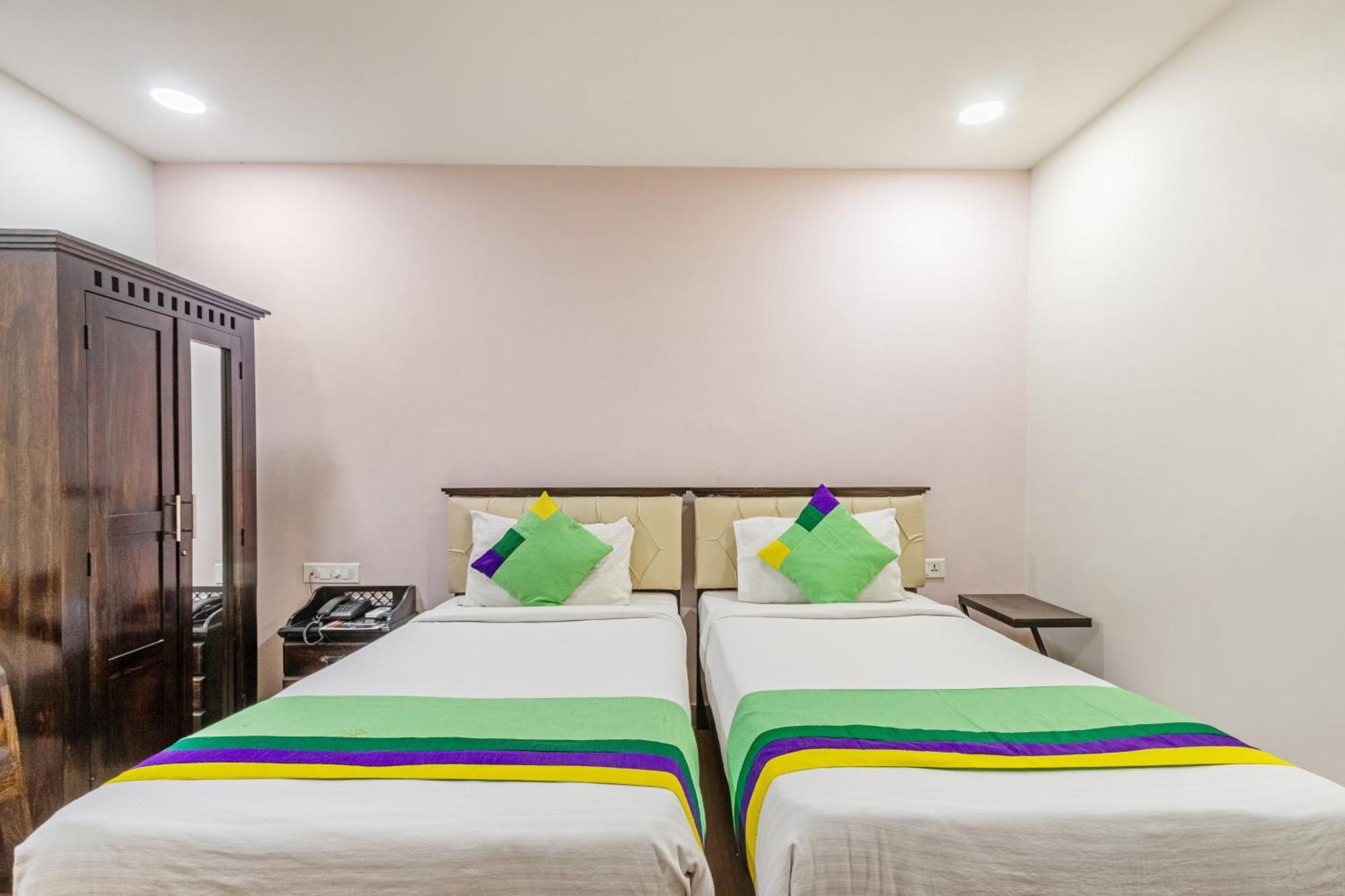 Treebo Purple Square Hotel Hyderabad Ngoại thất bức ảnh