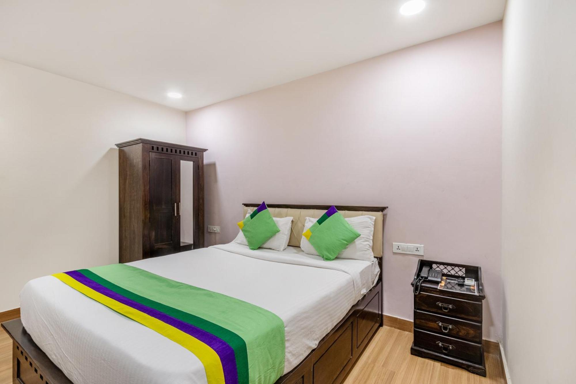 Treebo Purple Square Hotel Hyderabad Ngoại thất bức ảnh