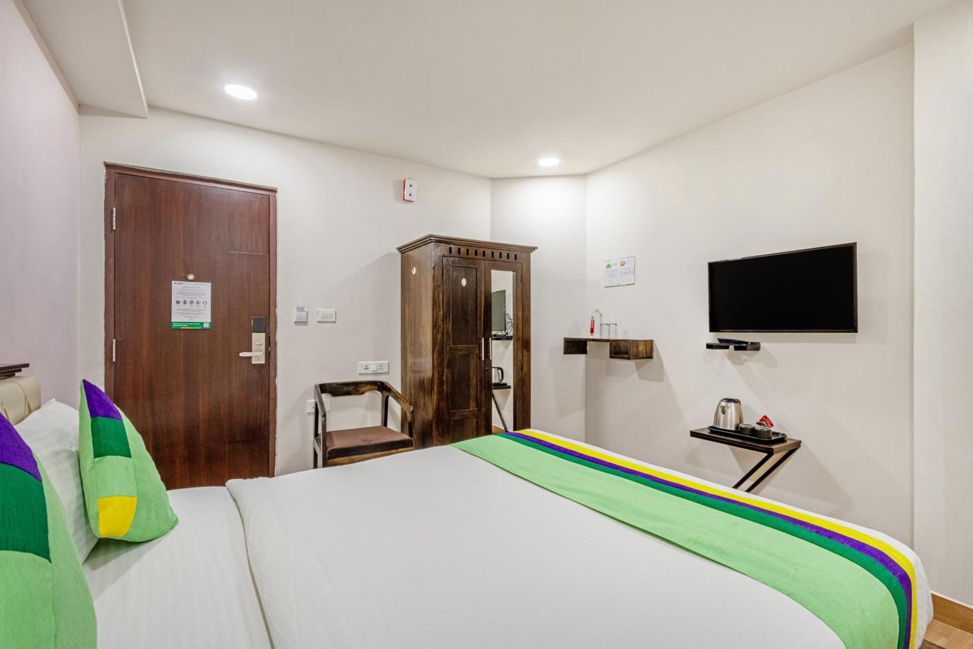 Treebo Purple Square Hotel Hyderabad Ngoại thất bức ảnh