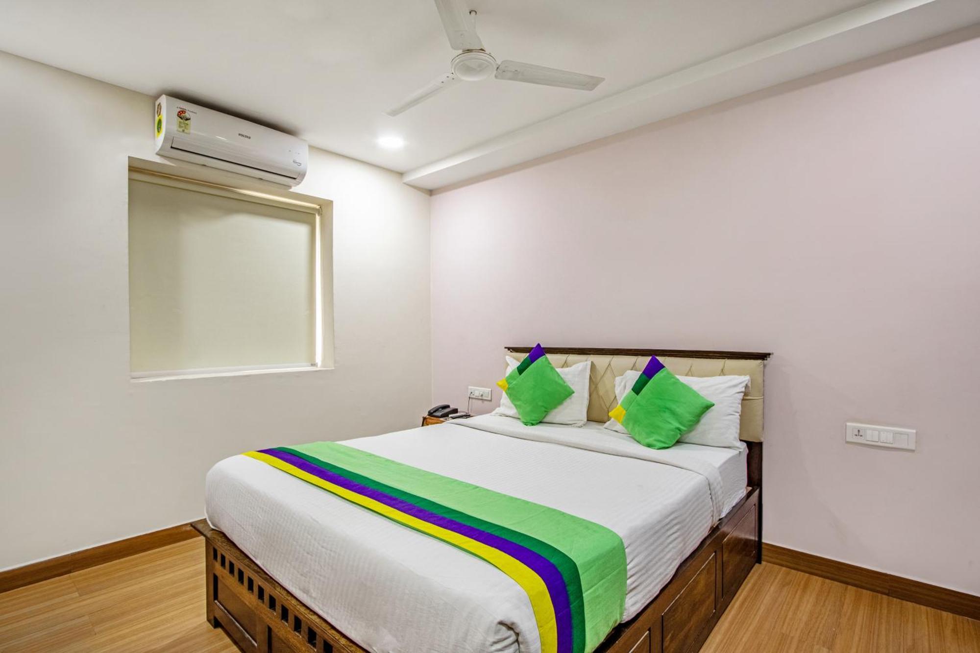Treebo Purple Square Hotel Hyderabad Ngoại thất bức ảnh