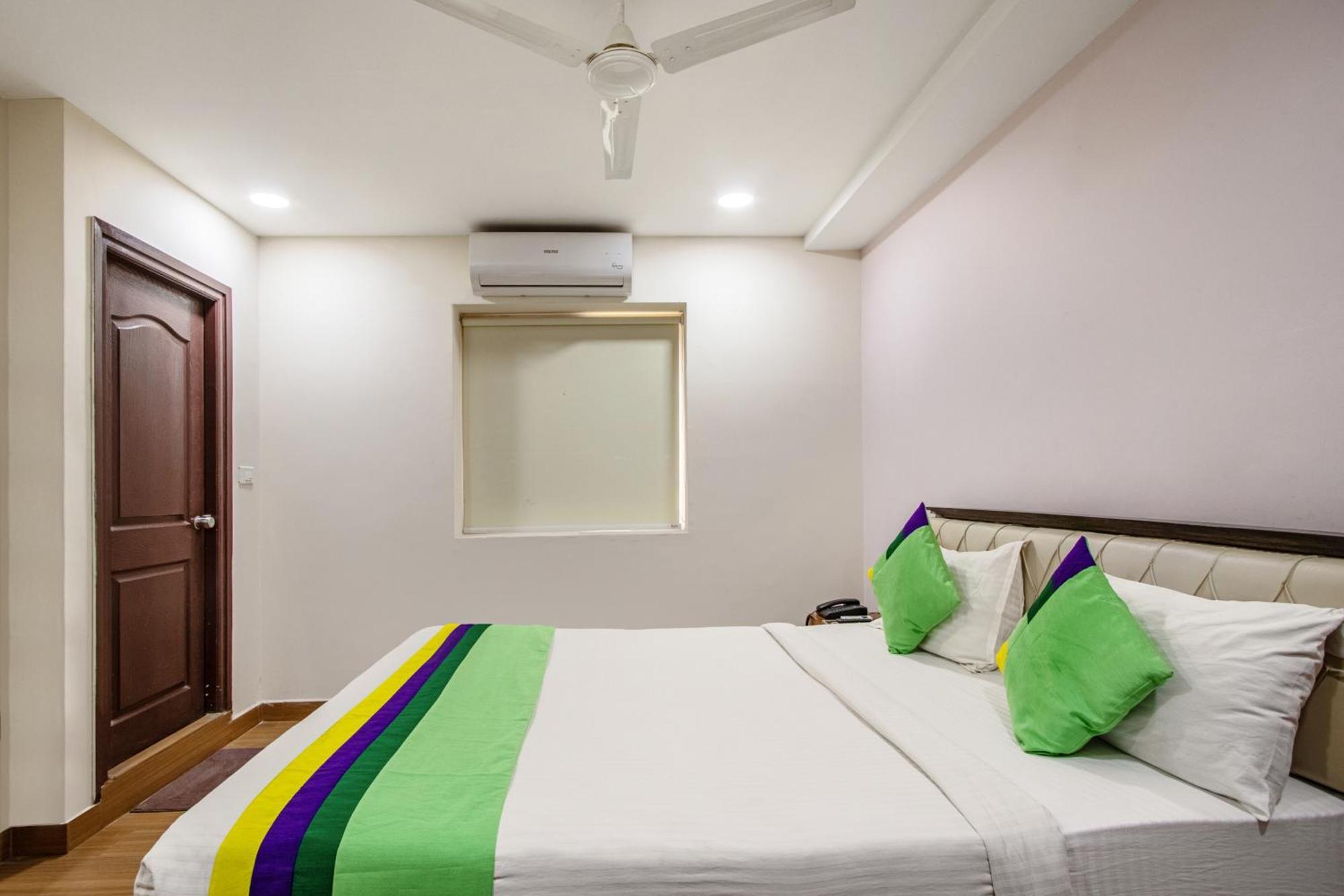 Treebo Purple Square Hotel Hyderabad Ngoại thất bức ảnh
